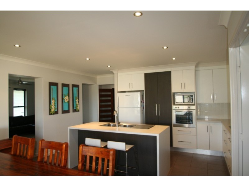 21 Glovar Street, Emerald QLD 4720