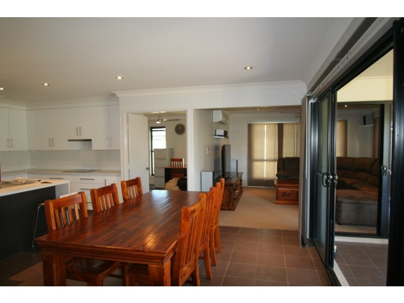 21 Glovar Street, Emerald QLD 4720
