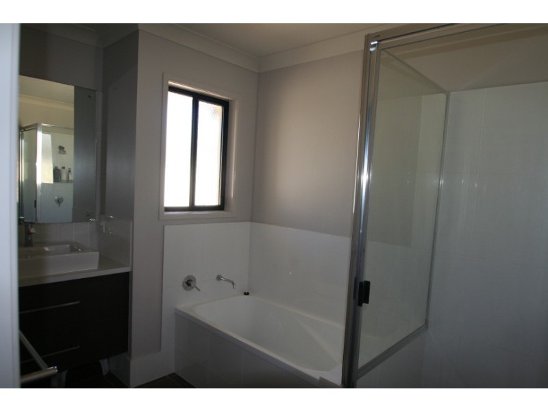 21 Glovar Street, Emerald QLD 4720
