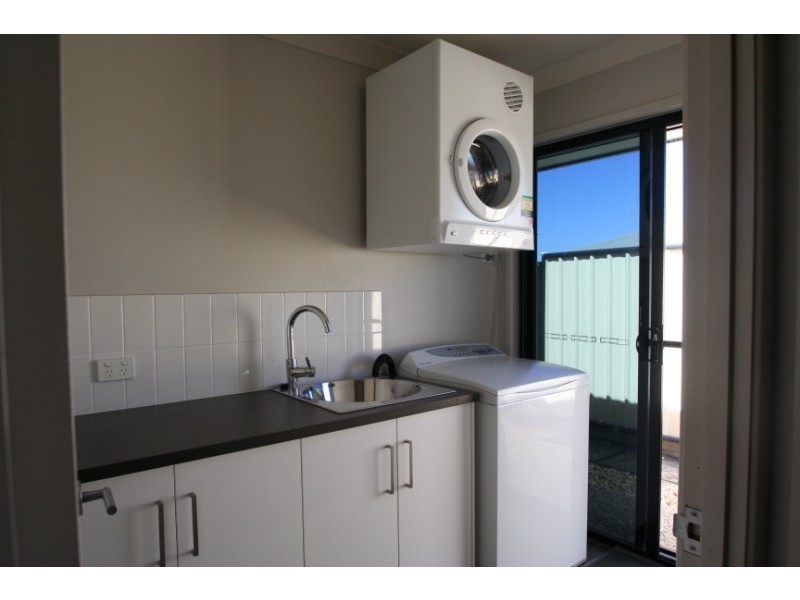 21 Glovar Street, Emerald QLD 4720