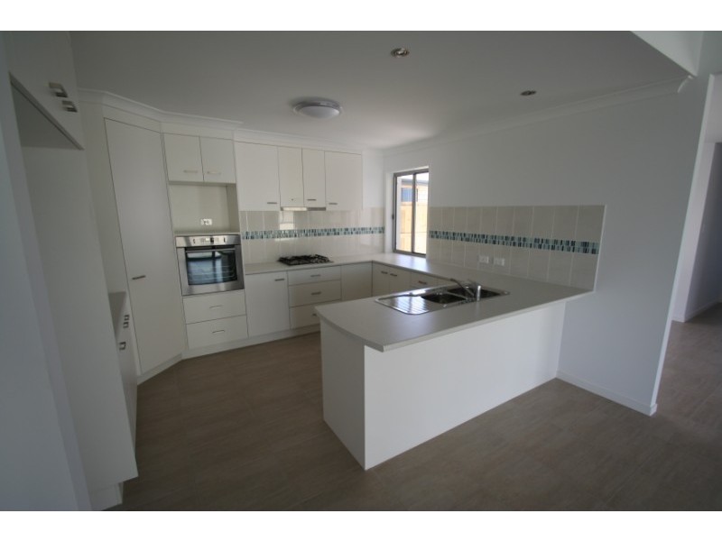 65 Lakeside Drive, Emerald QLD 4720