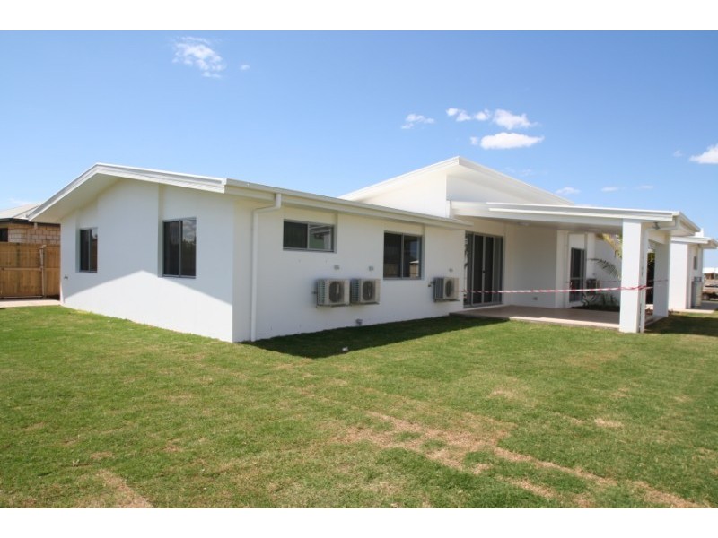 65 Lakeside Drive, Emerald QLD 4720