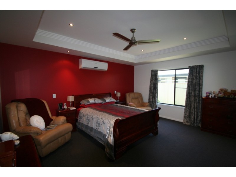 30 Berthun Street, Emerald QLD 4720