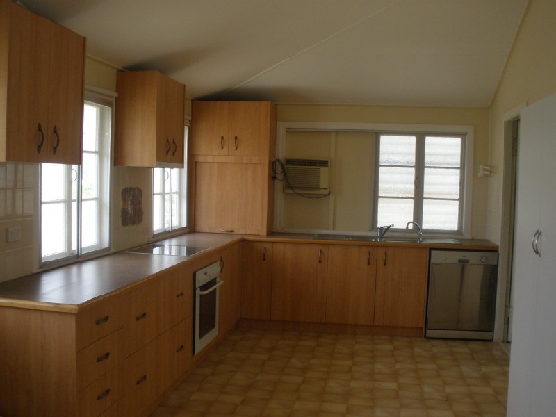 57 Charles Street, Springsure QLD 4722