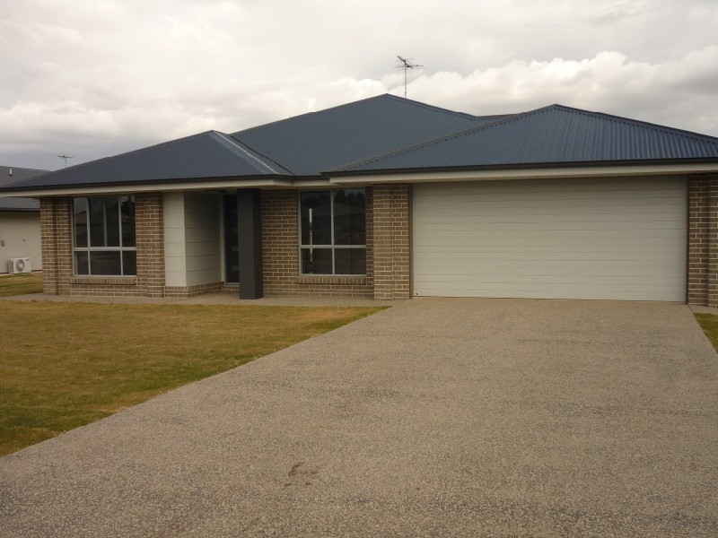 73  Mayfair drive, Emerald QLD 4720