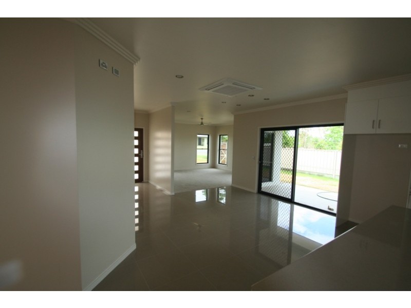 14a  Coldstream, Emerald QLD 4720
