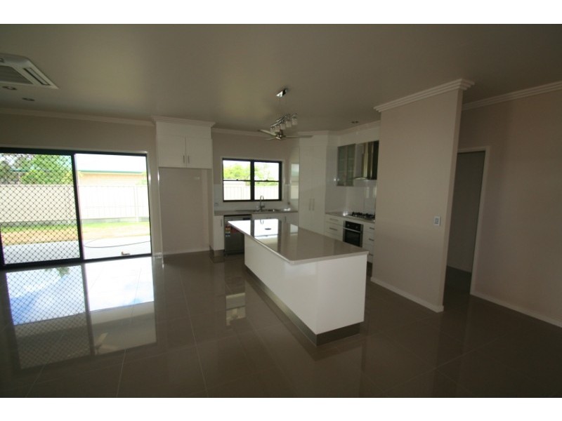 14a  Coldstream, Emerald QLD 4720