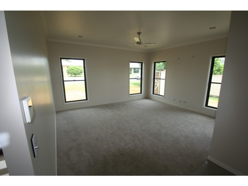 14a  Coldstream, Emerald QLD 4720