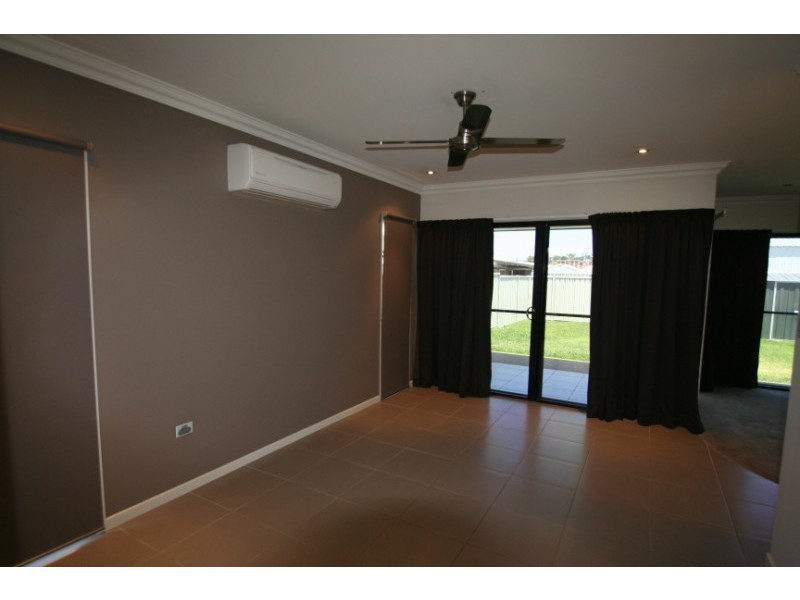 7B Desgrand Street, Emerald QLD 4720
