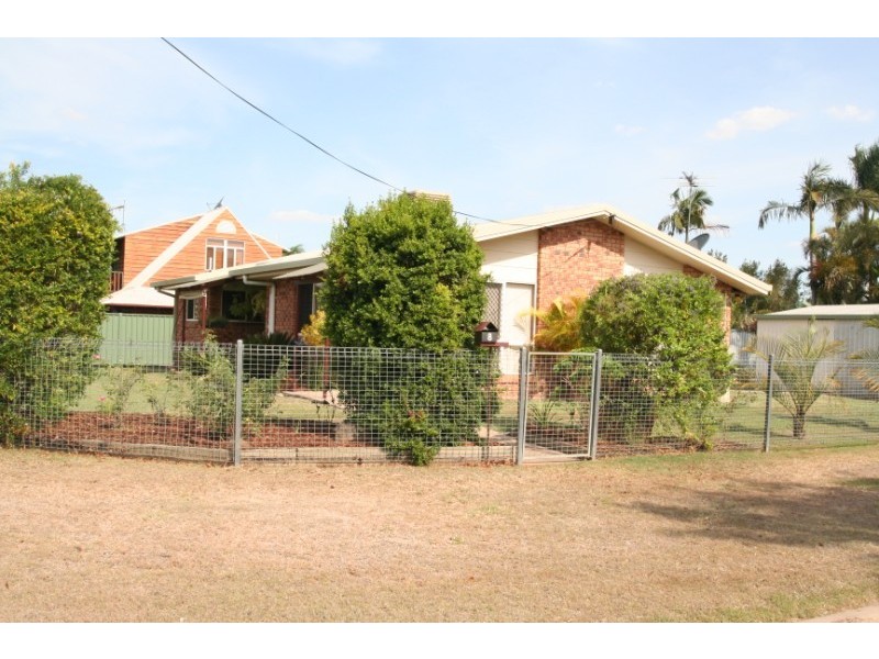 8 Edmonston Drive, Emerald QLD 4720