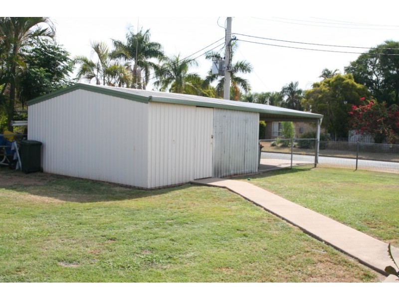 8 Edmonston Drive, Emerald QLD 4720