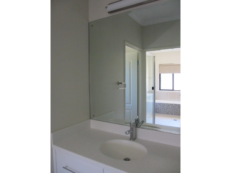 24 Kidd Street, Emerald QLD 4720