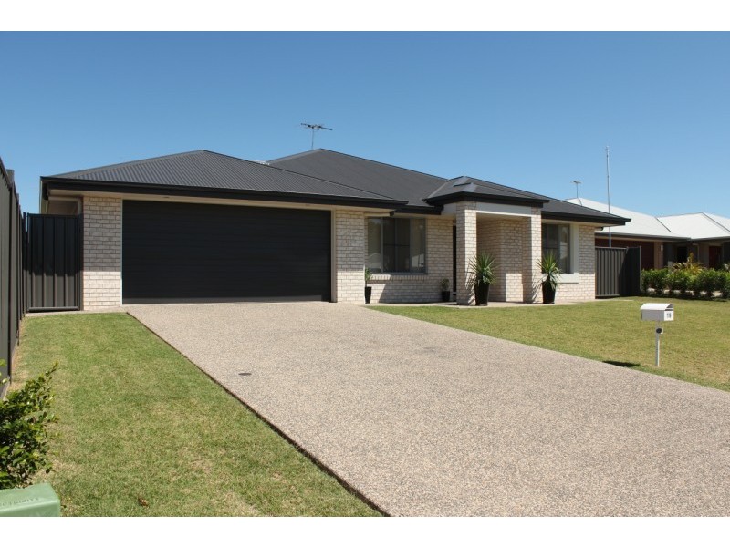19 Newman Drive, Emerald QLD 4720