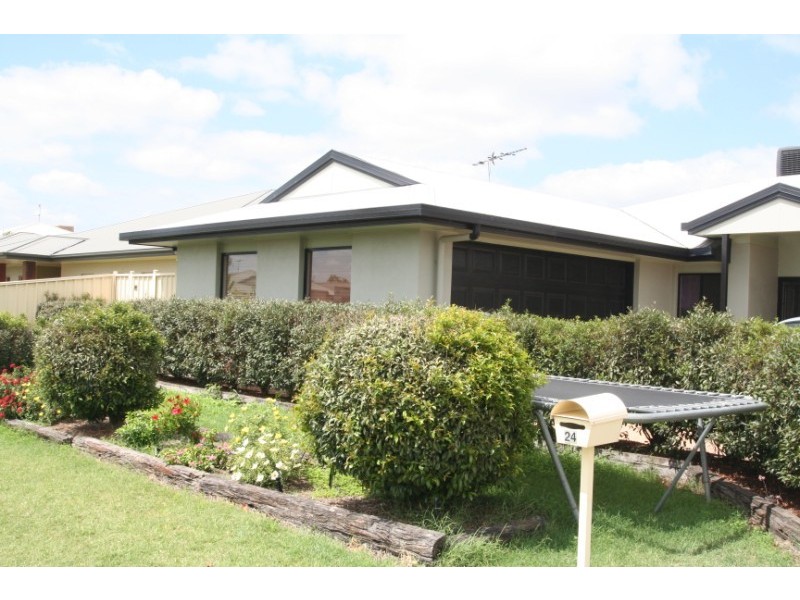 24 Haswell Street, Emerald QLD 4720