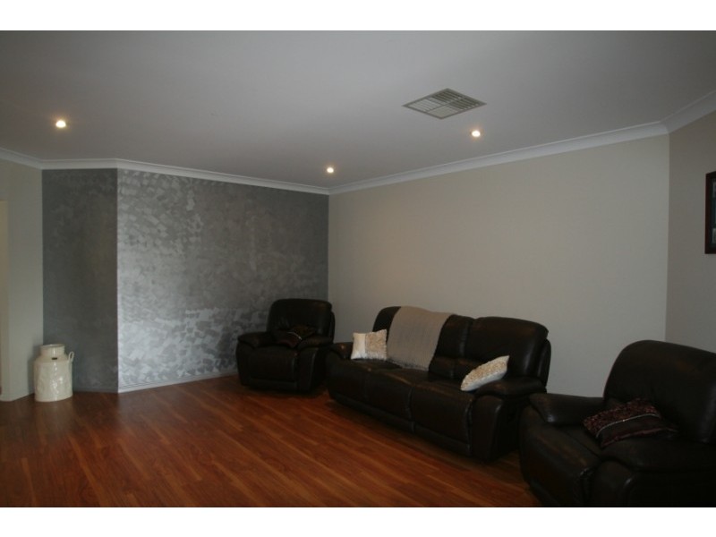24 Haswell Street, Emerald QLD 4720