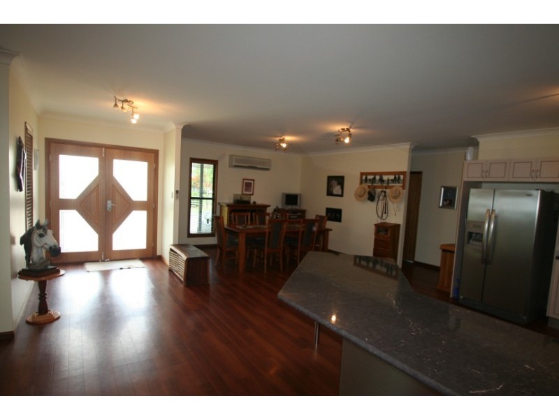 17A Silica Road, Emerald QLD 4720