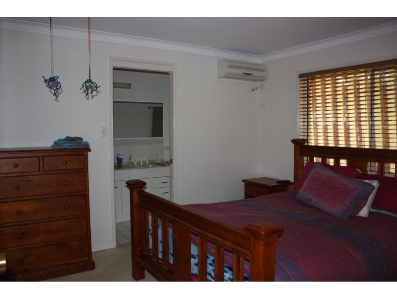 7 Skelton Place, Emerald QLD 4720