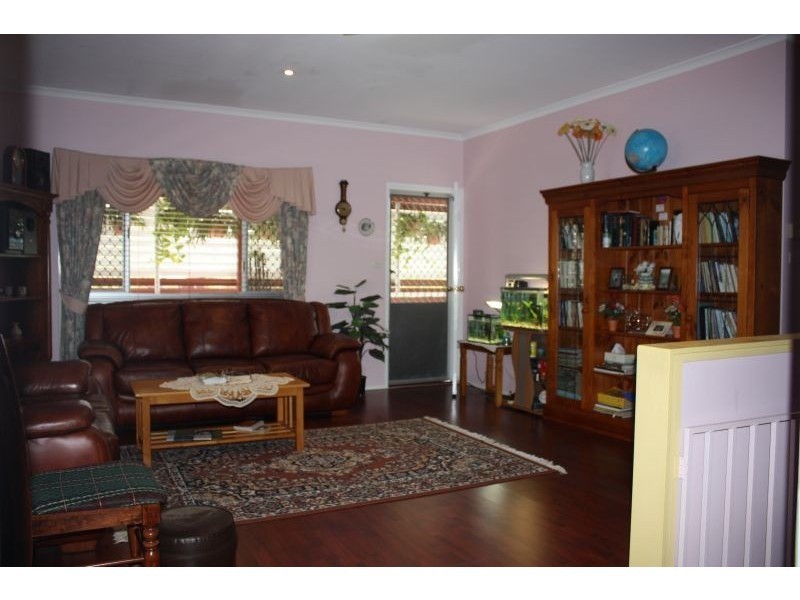 26 Mellish Crescent, Emerald QLD 4720