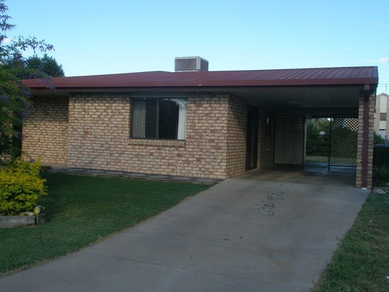 28 Barry Street, Emerald QLD 4720