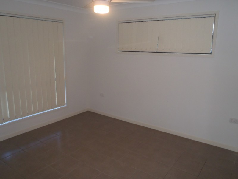 4 Guy Street, Emerald QLD 4720