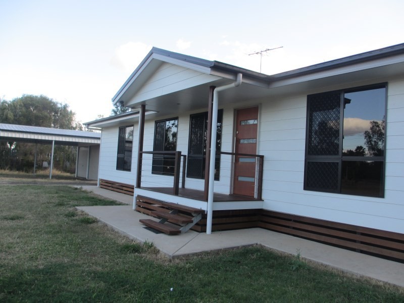 11 Silica Road, Emerald QLD 4720