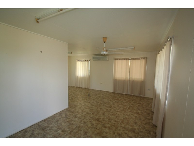 1 Wood Street, Springsure QLD 4722