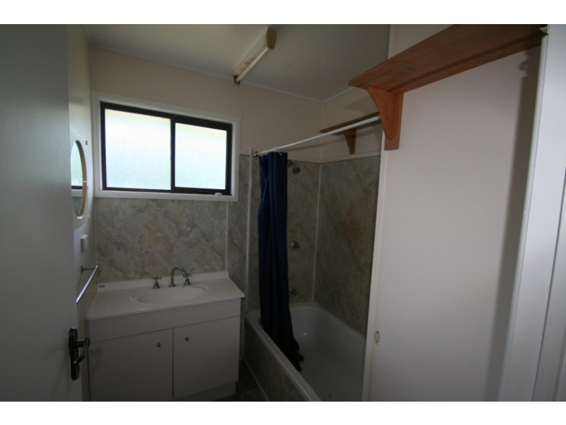 1 Wood Street, Springsure QLD 4722