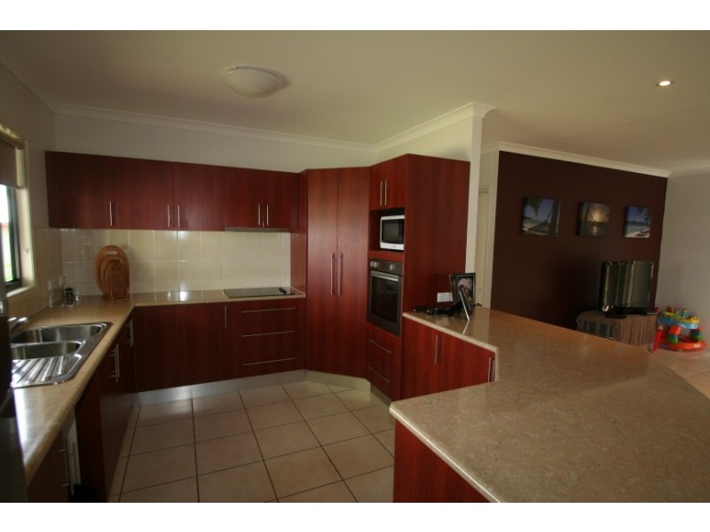 17 Gray Street, Emerald QLD 4720