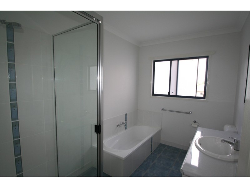 17 Gray Street, Emerald QLD 4720