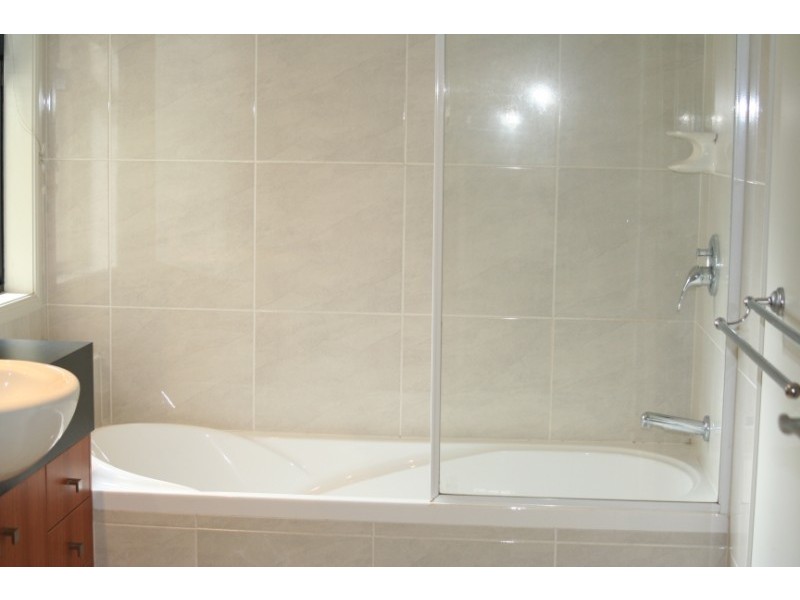 Unit 2/20 Riverview Street, Emerald QLD 4720