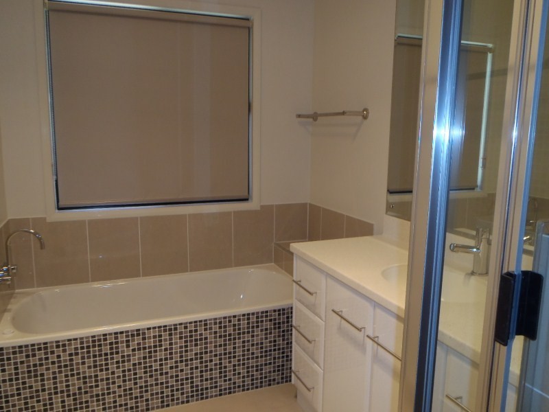 24 Kidd Street, Emerald QLD 4720