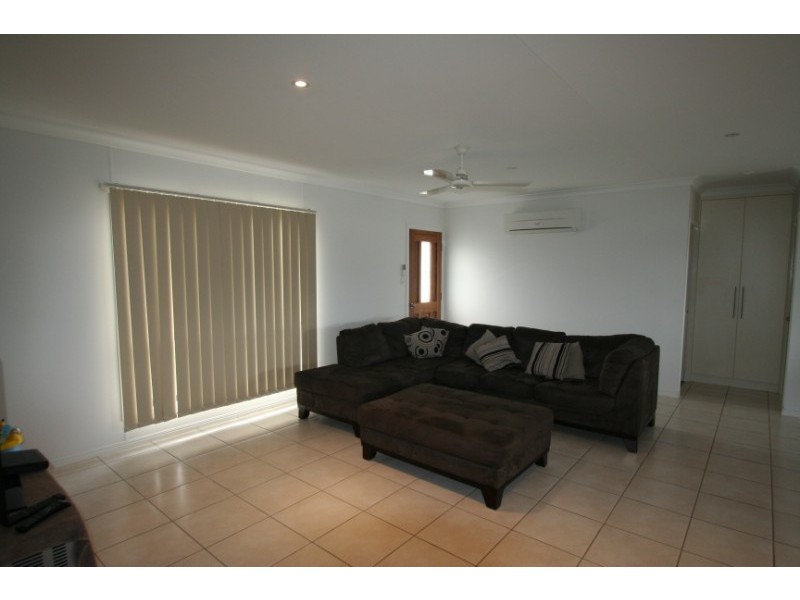 17 Gray Street, Emerald QLD 4720