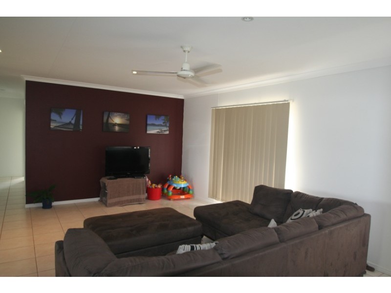 17 Gray Street, Emerald QLD 4720