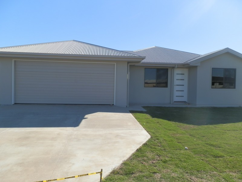 15 Lauren Way, Emerald QLD 4720