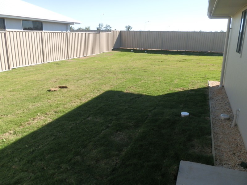 15 Lauren Way, Emerald QLD 4720