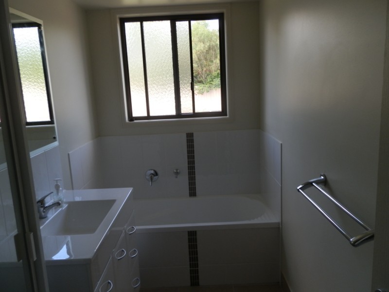 29 Bluegums Drive, Emerald QLD 4720