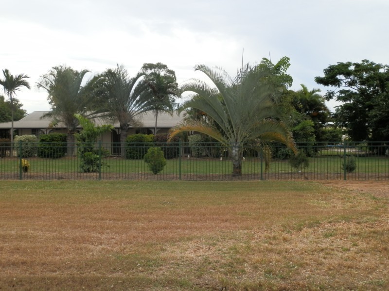 13 Edgewood Drive, Emerald QLD 4720