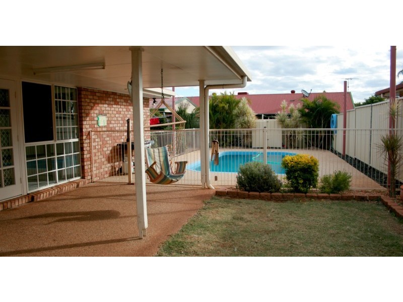 13 Ibell Court, Emerald QLD 4720