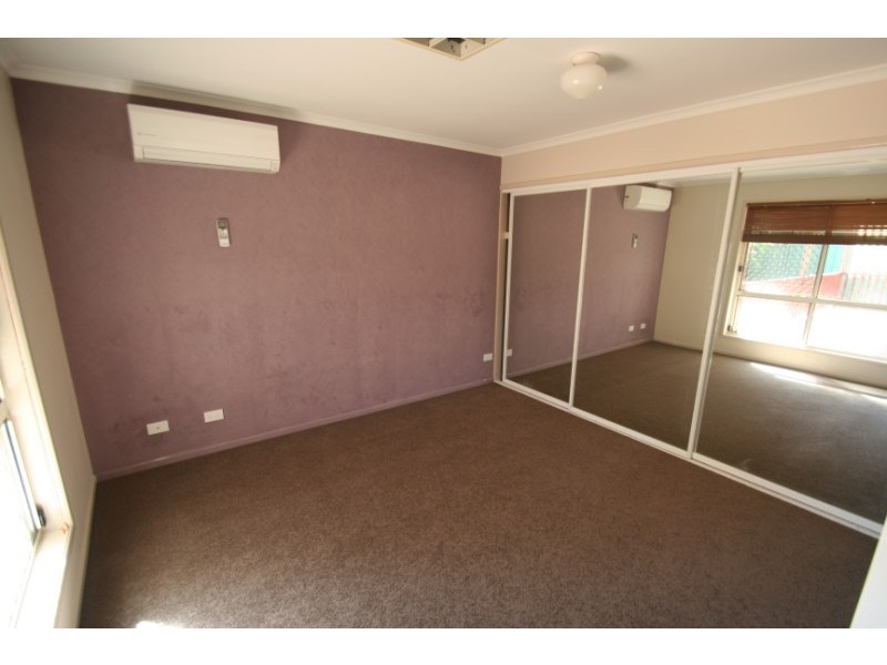 4 Wren Court, Emerald QLD 4720