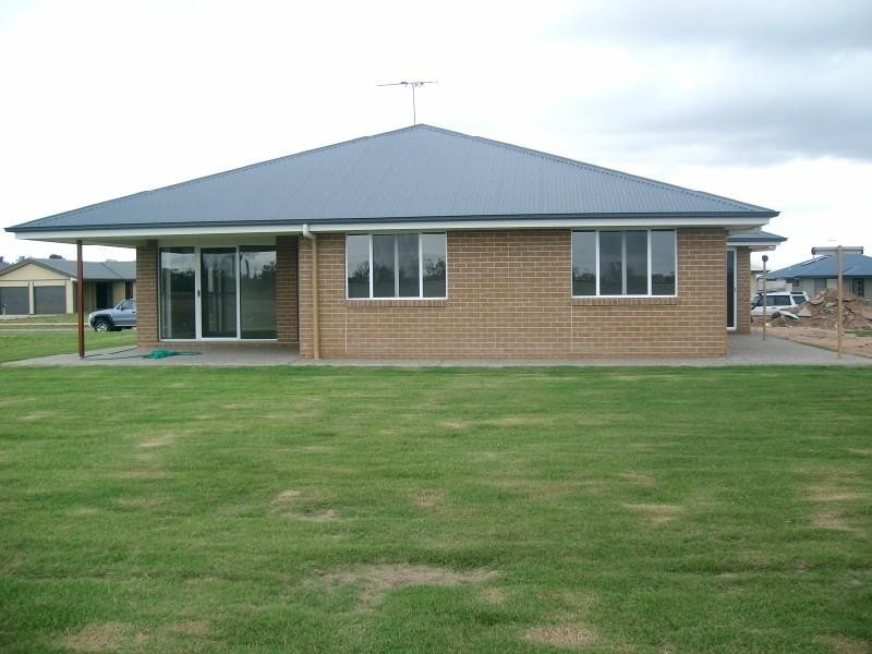 13 Mitchell Street, Emerald QLD 4720