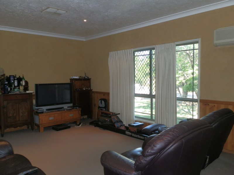 250 Opal Street, Emerald QLD 4720