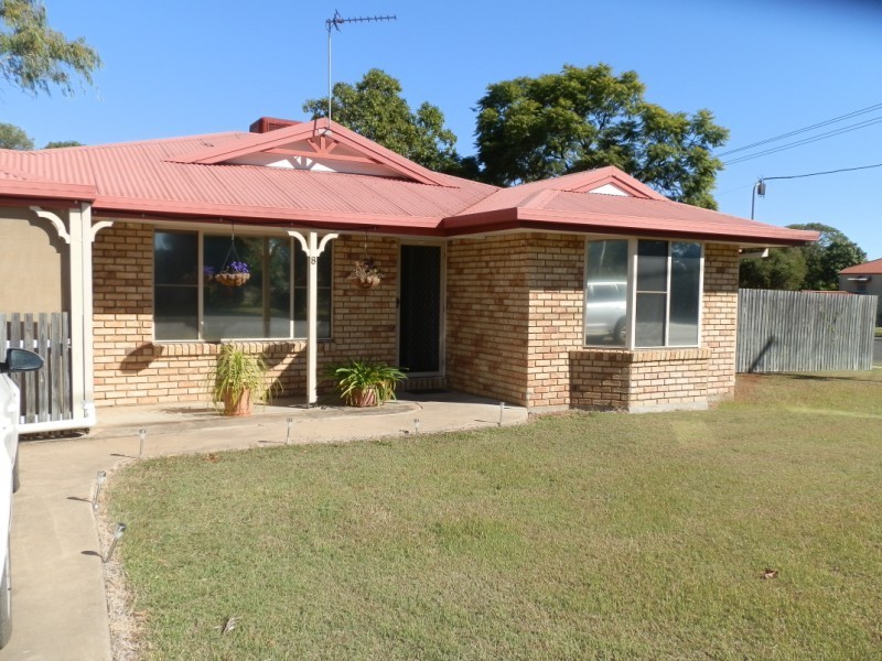 8 Malvern Street, Capella QLD 4723