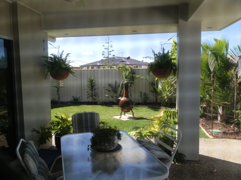 Unit 1/69 Blue Gums Drive, Emerald QLD 4720