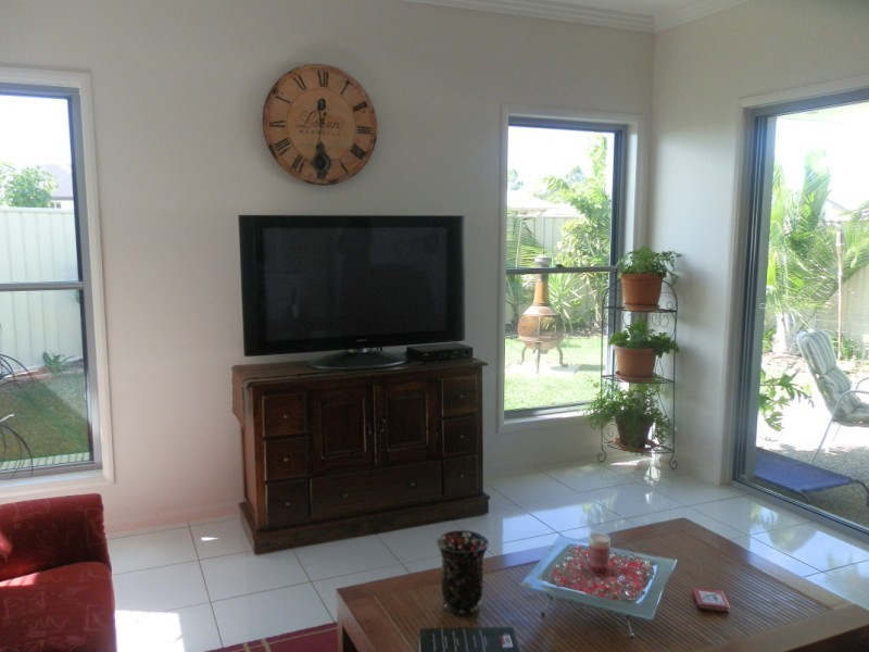 Unit 1/69 Blue Gums Drive, Emerald QLD 4720