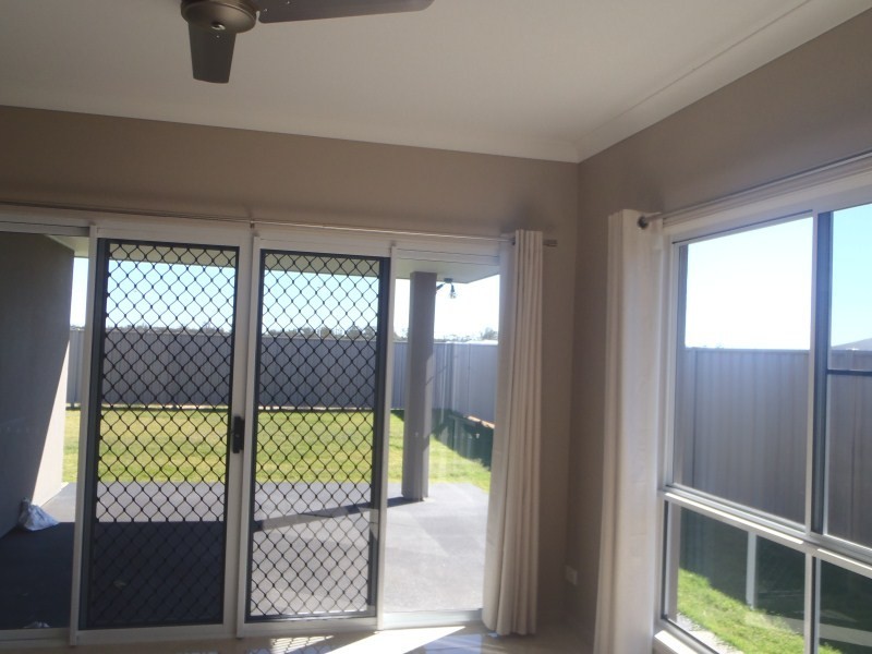 21 Lauren  Way, Emerald QLD 4720