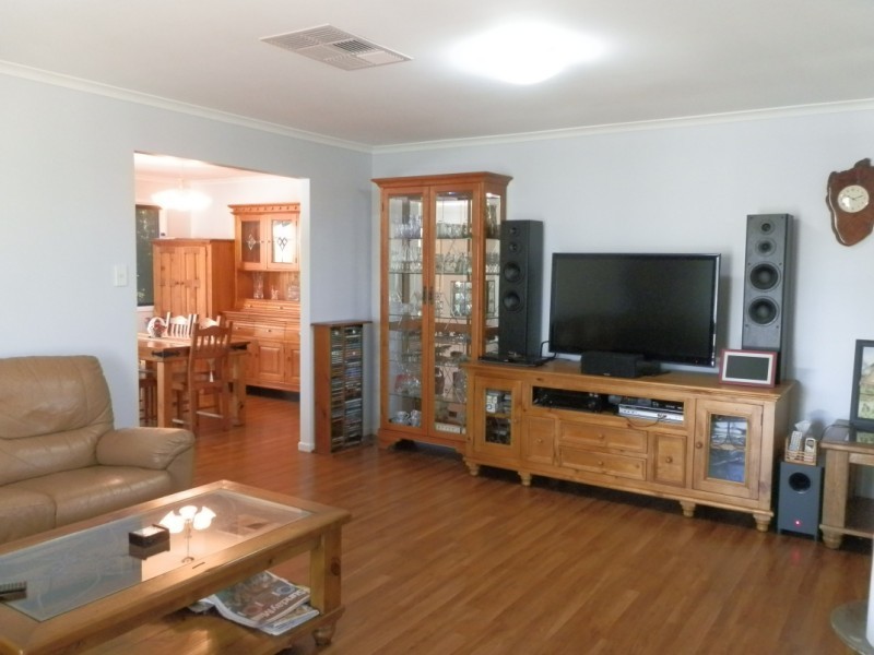 18 Alamein Drive, Emerald QLD 4720