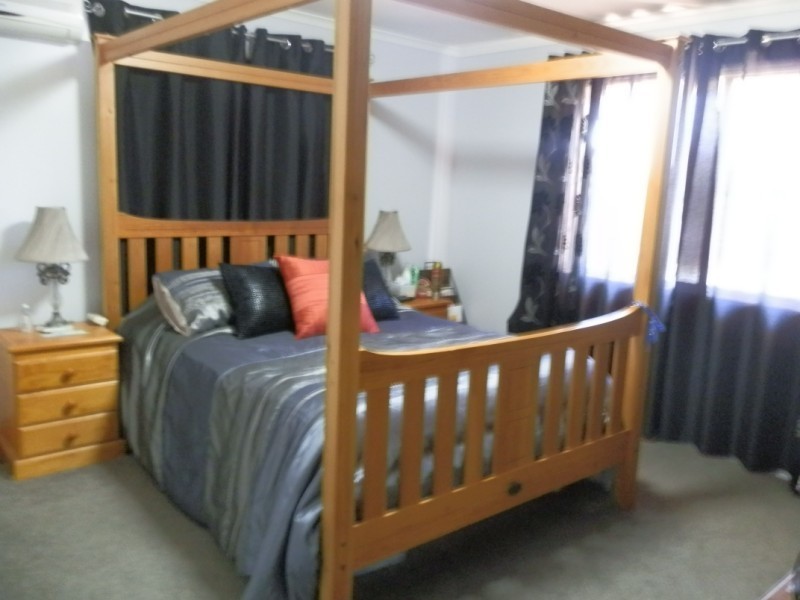 18 Alamein Drive, Emerald QLD 4720