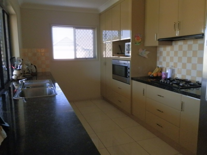 6 Carrington Place, Emerald QLD 4720