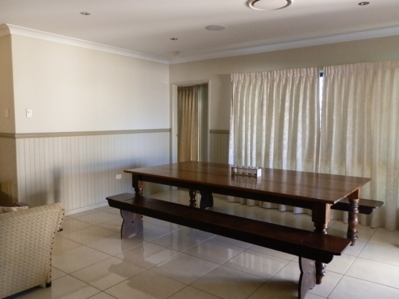 6 Carrington Place, Emerald QLD 4720