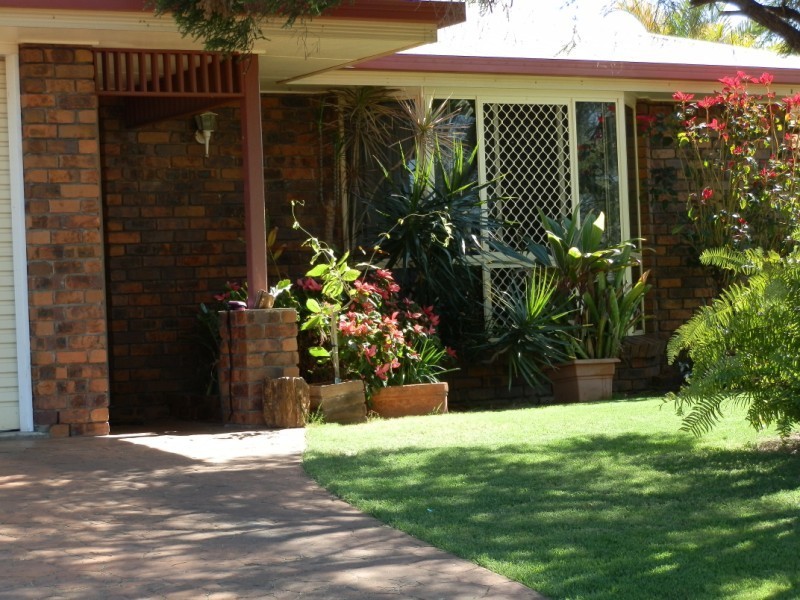 11 Cowan Crescent, Emerald QLD 4720